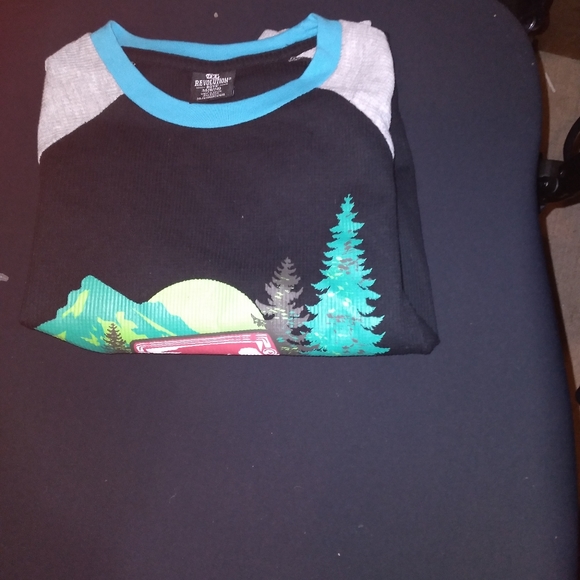 Shirt - Picture 2 of 3